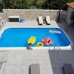 Riva - Five Bedroom With Pool And Sea View ヴィラ *