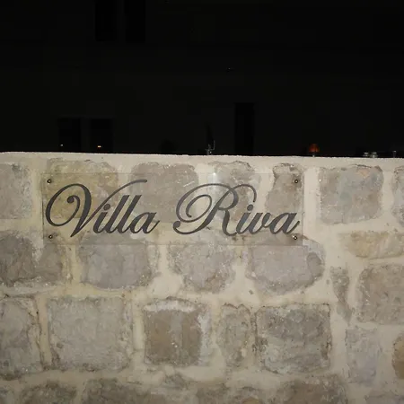Riva - Five Bedroom With Pool And Sea View Мокошица
