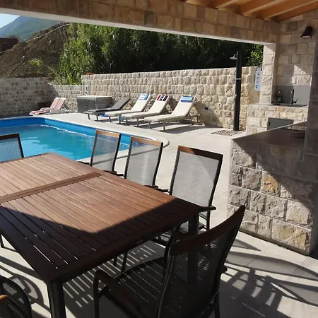 Riva - Five Bedroom With Pool And Sea View Вилла Мокошица