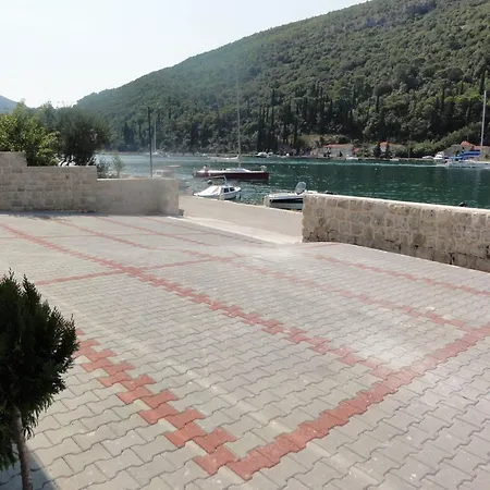 Riva - Five Bedroom With Pool And Sea View *