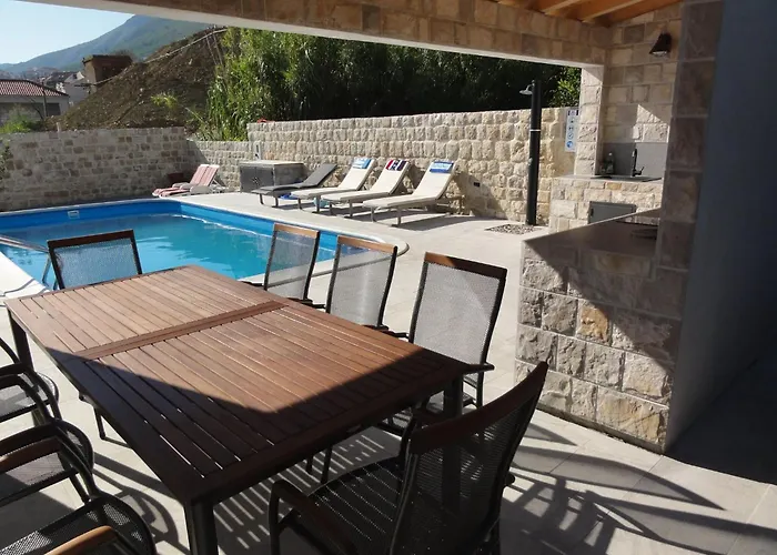 Riva - Five Bedroom With Pool And Sea View 别墅 Mokošica