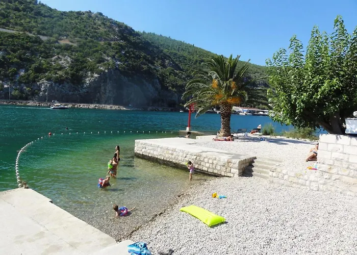 Riva - Five Bedroom With Pool And Sea View Mokošica