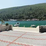 Riva - Five Bedroom With Pool And Sea View * Mokošica