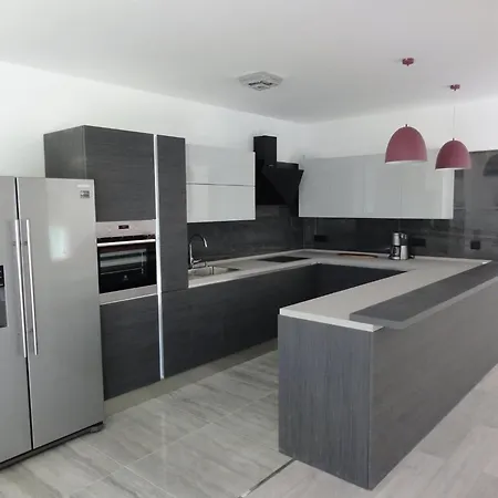 Riva - Five Bedroom With Pool And Sea View Vila