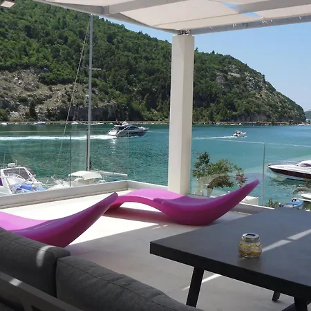 Vila Riva - Five Bedroom With Pool And Sea View *