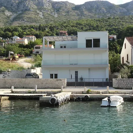 Riva - Five Bedroom With Pool And Sea View