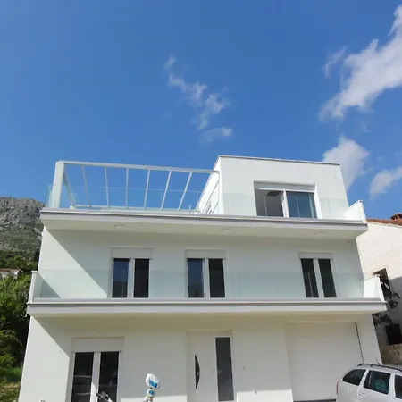 Riva - Five Bedroom With Pool And Sea View Vila *