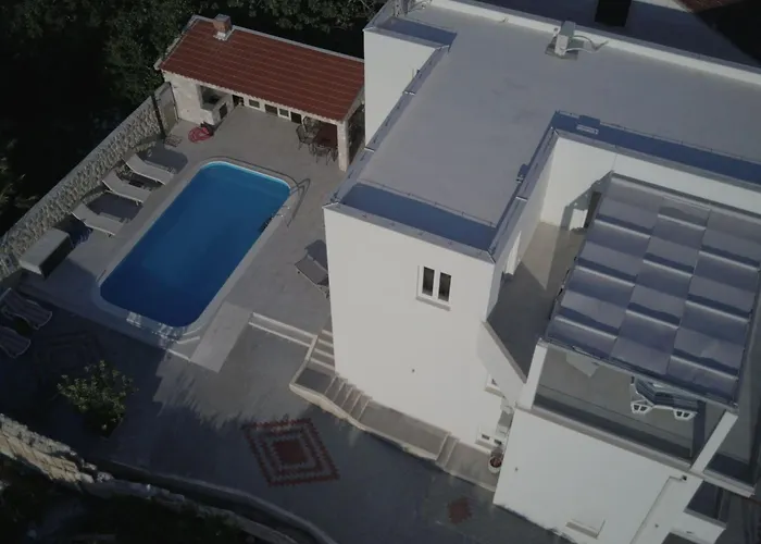 Villa Riva - Five Bedroom With Pool And Sea View Mokosica