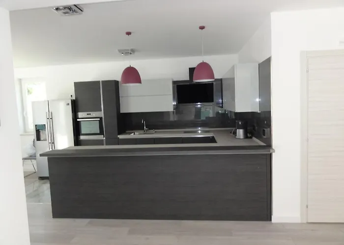 Villa Riva - Five Bedroom With Pool And Sea View *