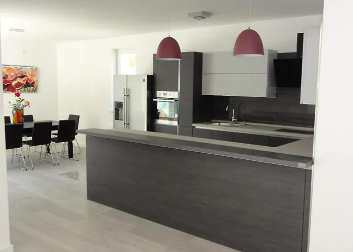 Riva - Five Bedroom With Pool And Sea View * Mokosica