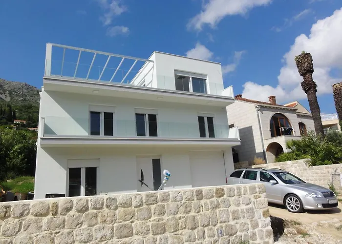 Riva - Five Bedroom With Pool And Sea View